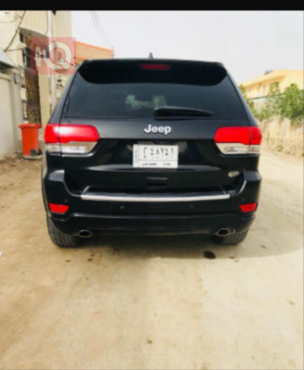 جیپ گراند شیرۆکی